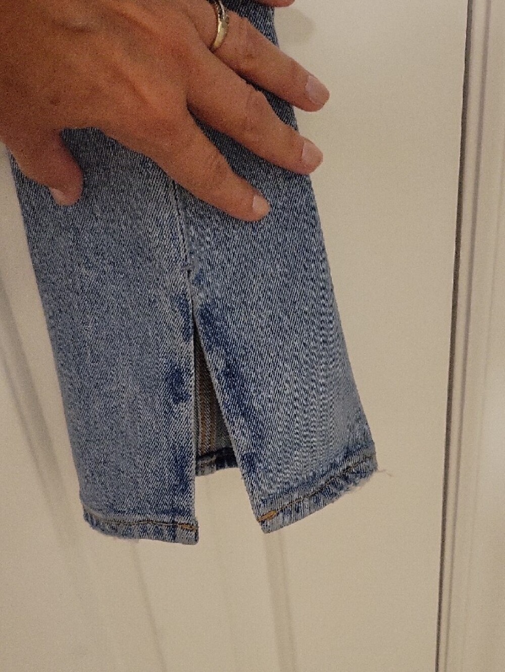 Abercrombie & Fitch Light Wash High-Rise Straight Jeans - Picture 4 of 7